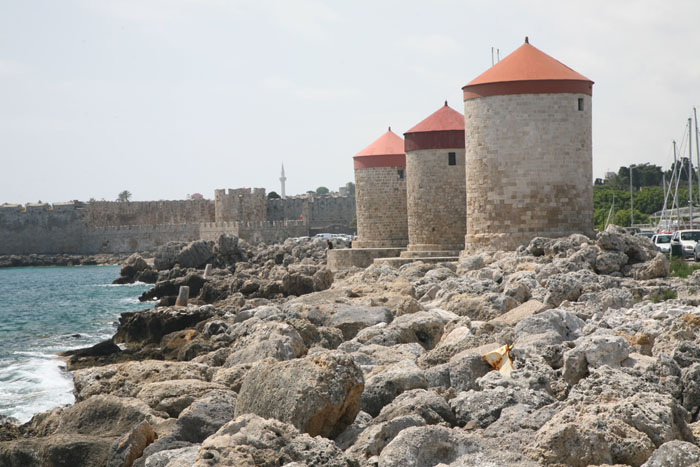 Rhodos, Rhodos-Stadt, Mole, Windmühlen, Kastell Ágios Nikólaos - mittelmeer-reise-und-meer.de