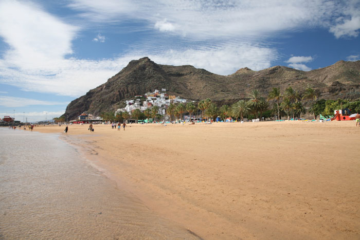 Teneriffa, San Andres, Playa de las Teresitas, Blick San Andrés - mittelmeer-reise-und-meer.de