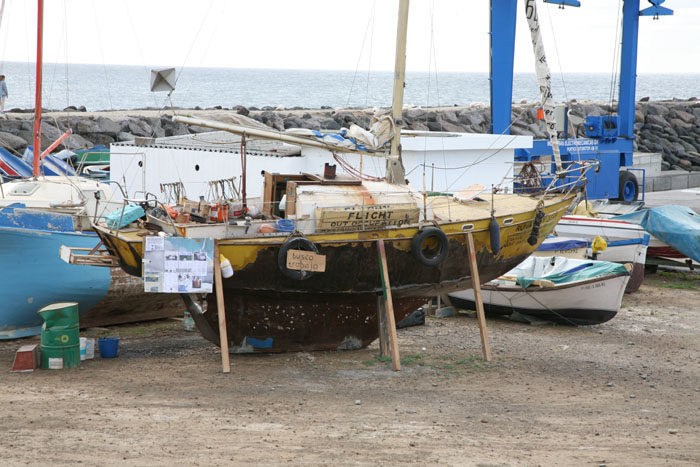 Teneriffa, San Miguel de Tajao, Wrack Segelboot - mittelmeer-reise-und-meer.de