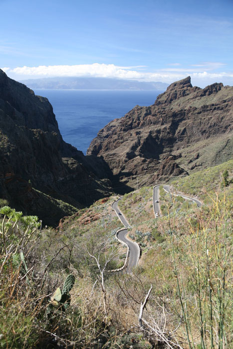 Teneriffa, TF-436, km 18,7, Blick Masca-Schlucht, Serpentinen - mittelmeer-reise-und-meer.de