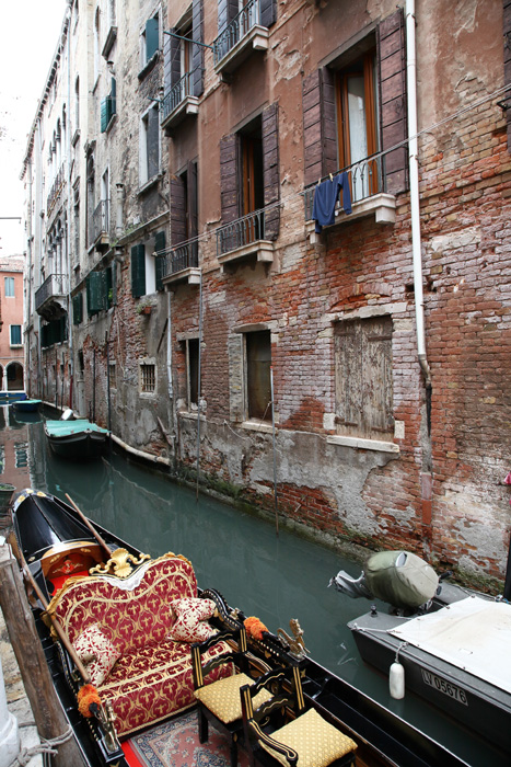 Venedig, Rundgang durch die Altstadt von Venedig, Verfall und Luxus - mittelmeer-reise-und-meer.de