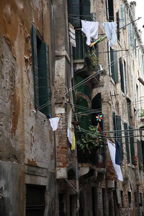 Venedig, Rundgang durch die Altstadt von Venedig, (4) Verfall und Luxus - mittelmeer-reise-und-meer.de