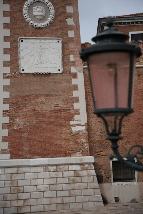 Venedig, Arsenale, Sonnenuhr - mittelmeer-reise-und-meer.de