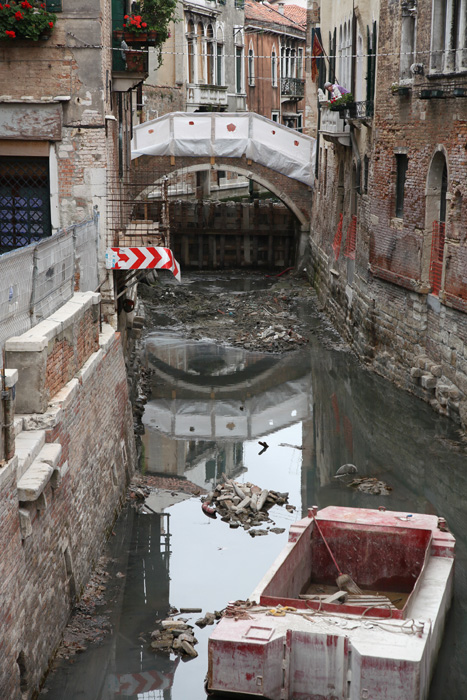 Venedig, Rundgang durch die Altstadt von Venedig, (14) Baustelle auf venezianisch - mittelmeer-reise-und-meer.de Venedig, Rundgang durch die Altstadt von Venedig, (14) Baustelle auf venezianisch - mittelmeer-reise-und-meer.de