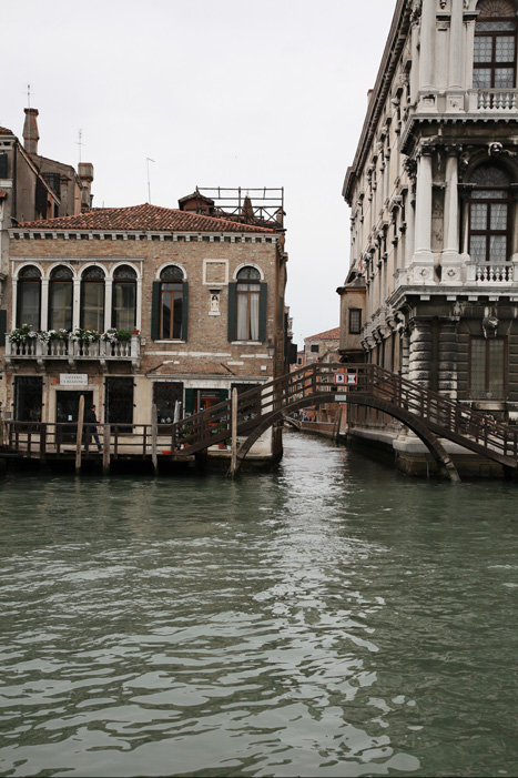 Venedig, Wasserbus-Rundfahrt, Brücke Fondamenta del Traghetto, Canal Grande - mittelmeer-reise-und-meer.de